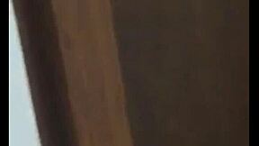 pareja liberal explores open relationship dynamics