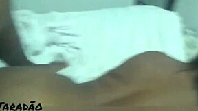 Preta Safada Gemendo No Pau