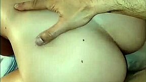 Hey, nak tengok Latina seksi ni ambil kote besar dalam video rumah hotel sebenar?