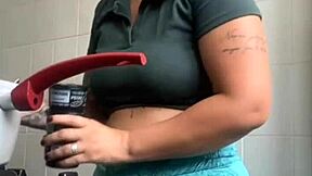 i love flashing my swollen big pussy to exhibitionists