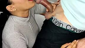 Jeg er så kåt at stefar sprøjter i mit ansigt i hjemmelavet POV