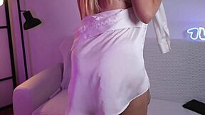 Sexy striptease from Stella Cardo 😍