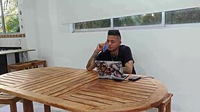 I found a man to fuck while looking for work on Xxxtime