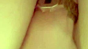 Me masturbo en el trabajo a escondidas de mi jefe.