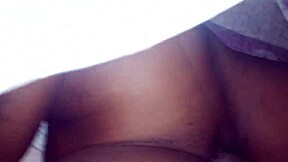 Nevlastní máma jezdí na ptáku nevlastního syna dvakrát denně