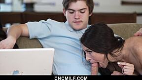 Milfs Allow Freeuse By Laptop Service Technician