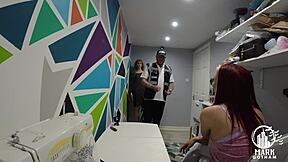 Sophie Fox ruba nei negozi mentre riceve sborra sulle tette in doggystyle senza preservativo