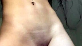 Naked babe dances, moving her big ass and opening asshole for you! Sexy 18 19 yo twerks in high definition.