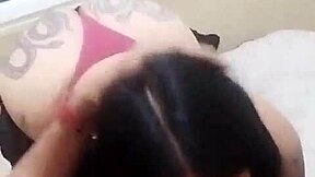 Jeg suger stefaren min kuk og han kommer i munnen min, får meg til å svelge