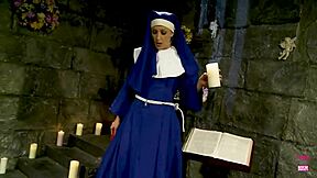 Damn! Possessed blonde licks perverted nun's pussy