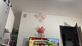 Kawan perempuan baru aku kata, Aku suka doggystyle cepat dan mengerang.