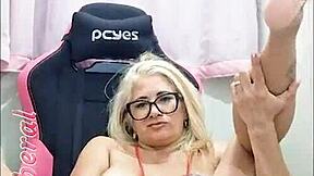 Blonde slut toys her ass with buttplug