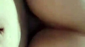 Tak tahan nafsu dan pancut dalam faraj teman wanita kawan saya yang cantik dengan piercing creampie