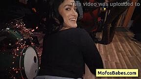 Nia Bleu sucks dick backstage before Brett Maker bangs her big ass doggystyle!