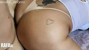 Dotado comendo a milf rabuda com boquete e clitóris grande