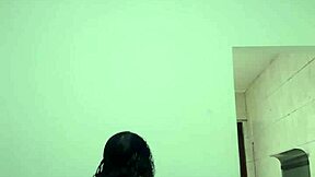 Gostosa Dançando Funk Putaria Bem Gostoso E Mostrando Seus Peitinhos Gostosos Para A Camera