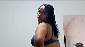 Gostosa Dançando Funk Putaria Bem Gostoso E Mostrando Seus Peitinhos Gostosos Para A Camera