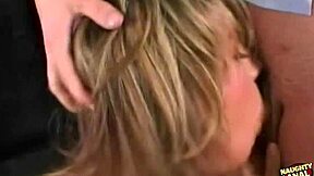 वह खुद से खेली फिर दो लड़कों को डीपी में लिया