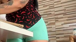 Japonesa Dengan Memek Raksasa Pamerin Aset Besarnya