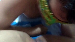 corno viado tomando a porra do amigo que gozou na buceta da sua esposa