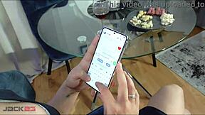 Hej, milá, chceš šukať tvrdo v podpätkoch dnes večer alebo čo?