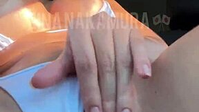 fodendo a bucetinha da japonesa gostosa no carro