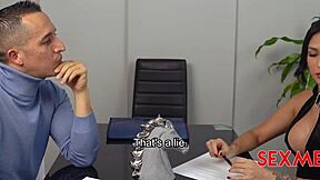 لاتينية كولومبية سمراء مص سريع ببزاز كبار