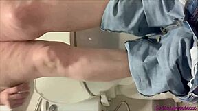 giving my hot pee from curvy body