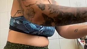 Married woman records cooking videos to flash swollen pussy