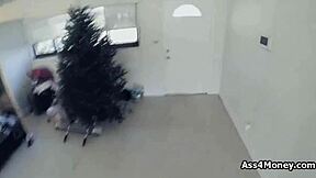 I deliver pizza and get blowjob for money in hardcore reality