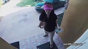 I deliver pizza and get blowjob for money in hardcore reality