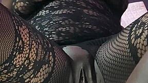 ebony squirter multiple orgasm with the sex machine in homemade fetish