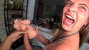 Odločila se je biti pornografska igralka in smo ji dali priložnost