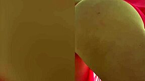 Booty-shaking sunny lane twerks her huge milf ass and masturbates big clit 😍