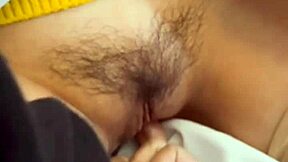 Moc Bom Em Loli Shows Off Wet Vietnamese Skills