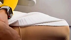 Moc Bom Em Loli Shows Off Wet Vietnamese Skills