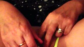 i fingered this milf in yellow panties and it was so intense