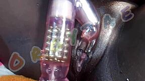 Хей, тези кучки се обединиха за див 3some с тип от бара!