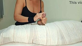 i give a mummified handjob with a two-minute cum interruption