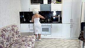 when stepson fucks stepmom in the ass, she totally forgets about breakfast! 😏🍳