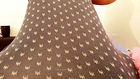 indian sexy bhabhi shows off her big tits in detail