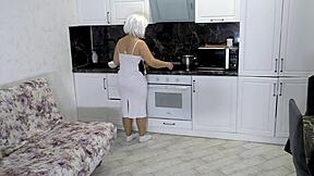 when stepson fucks stepmom in the ass, she totally forgets about breakfast! 😏🍳