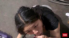 Me llevo a su casa a follar porque su esposo la dejó plantada en el parque!