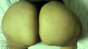 She shakes her BIG ASS showing off BIG BOOTY in sensual moves