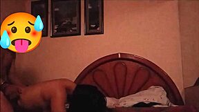 hago el amor con uno de mis suscriptores que era chibolo y duro mas de 50 minutos y me dejo bien cachada