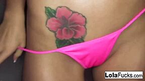 lola foxx relaxes with a solo touch session