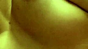 Viral video of mature latina masturbating with dildo