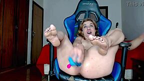 sexy milf uses blue dildo for relaxation