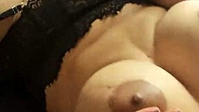 Viral video of mature latina masturbating with dildo