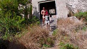 Kinky Severim, Bu Derin Çift Penetrasyon Açık Havada Harika